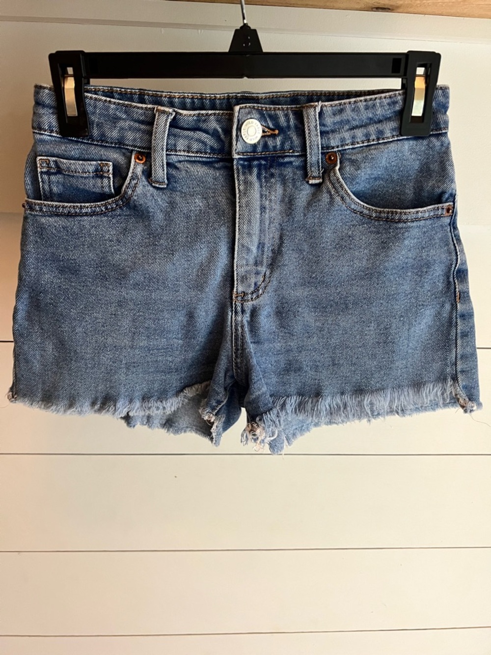 Wild Fable Women’s Light Blue Jean Denim Cutoff Shorts Size 0 - 2.5” inseam